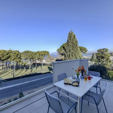 Apartment Desenzanoloft Smeraldo Family (adults Only) Desenzano del Garda